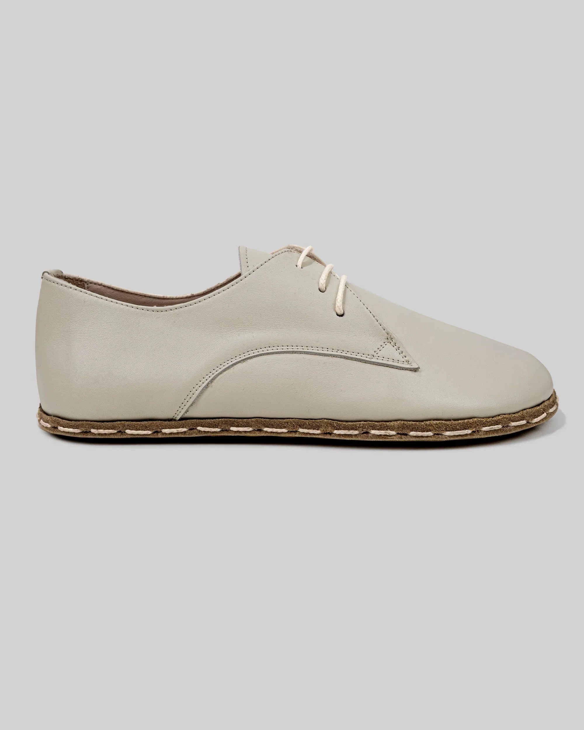 Close-up calf leather - Lucas Beige Oxford Shoes Detail | Bespoky