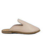 Close-up calf leather - Beige Pointed Toe Mules Detail | Bespoky