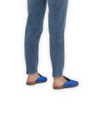 Close-up calf leather - Blue Pointed Toe Mules Detail | Bespoky