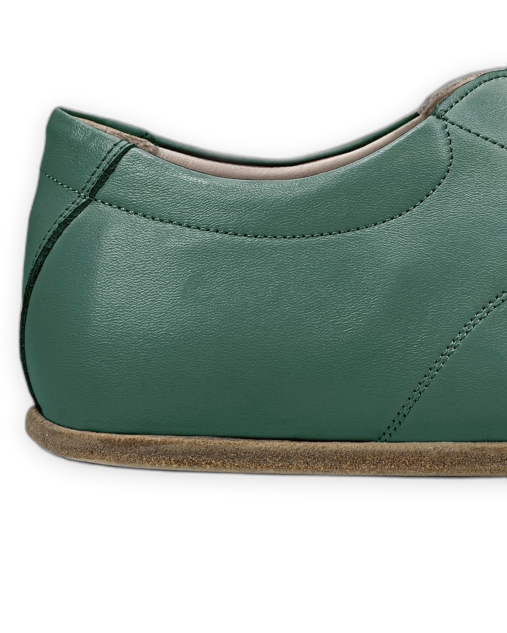 Close-up calf leather - Green Barefoot Sneaker Detail | Bespoky