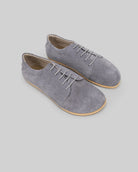 Zapatilla descalza gris para mujer - Cuero de becerro hecho a mano con puntera ancha | Bespoky
