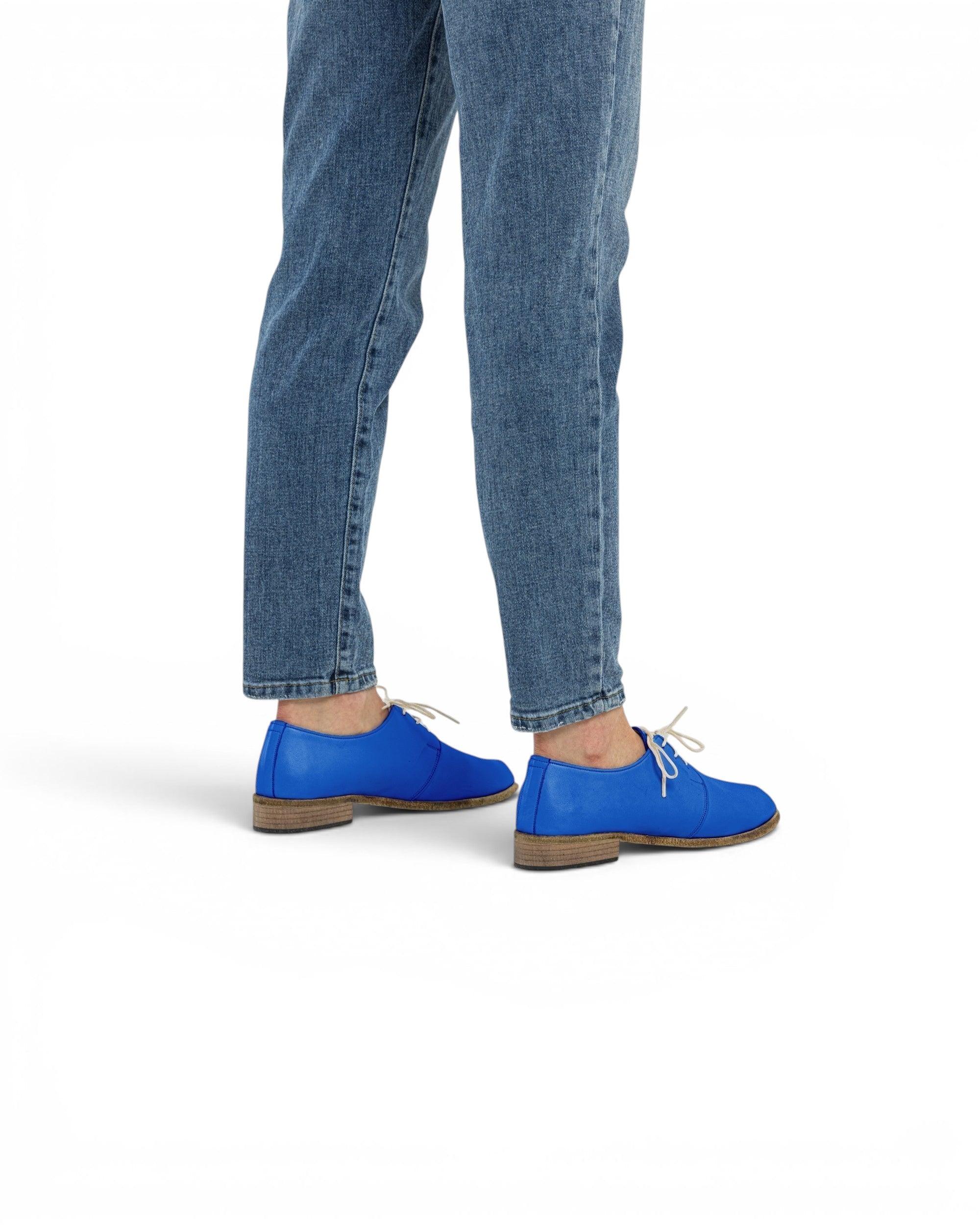 Close-up calf leather - Blue Pointed Toe Oxford Detail | Bespoky