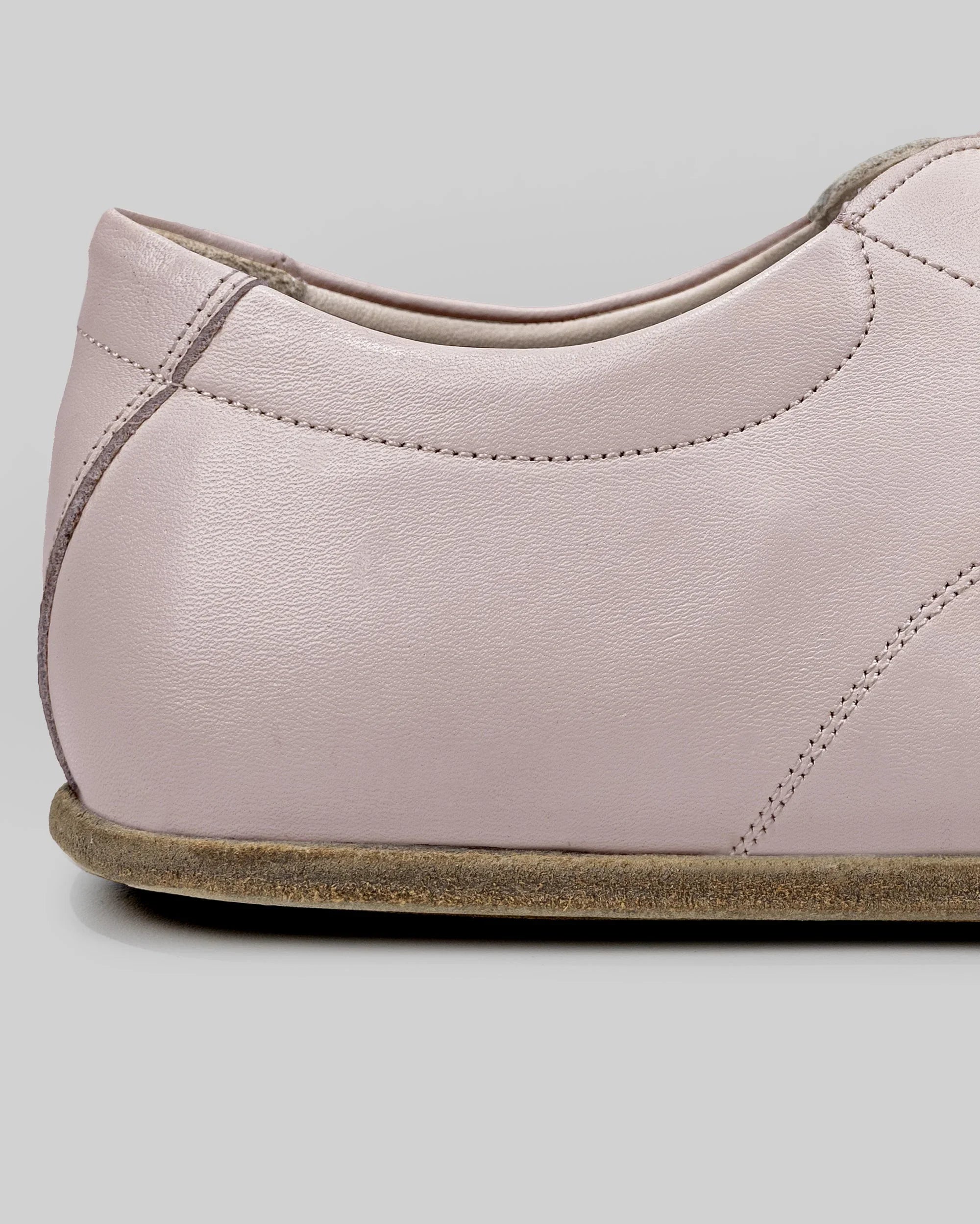 Close-up calf leather - Pink Barefoot Sneaker Detail | Bespoky