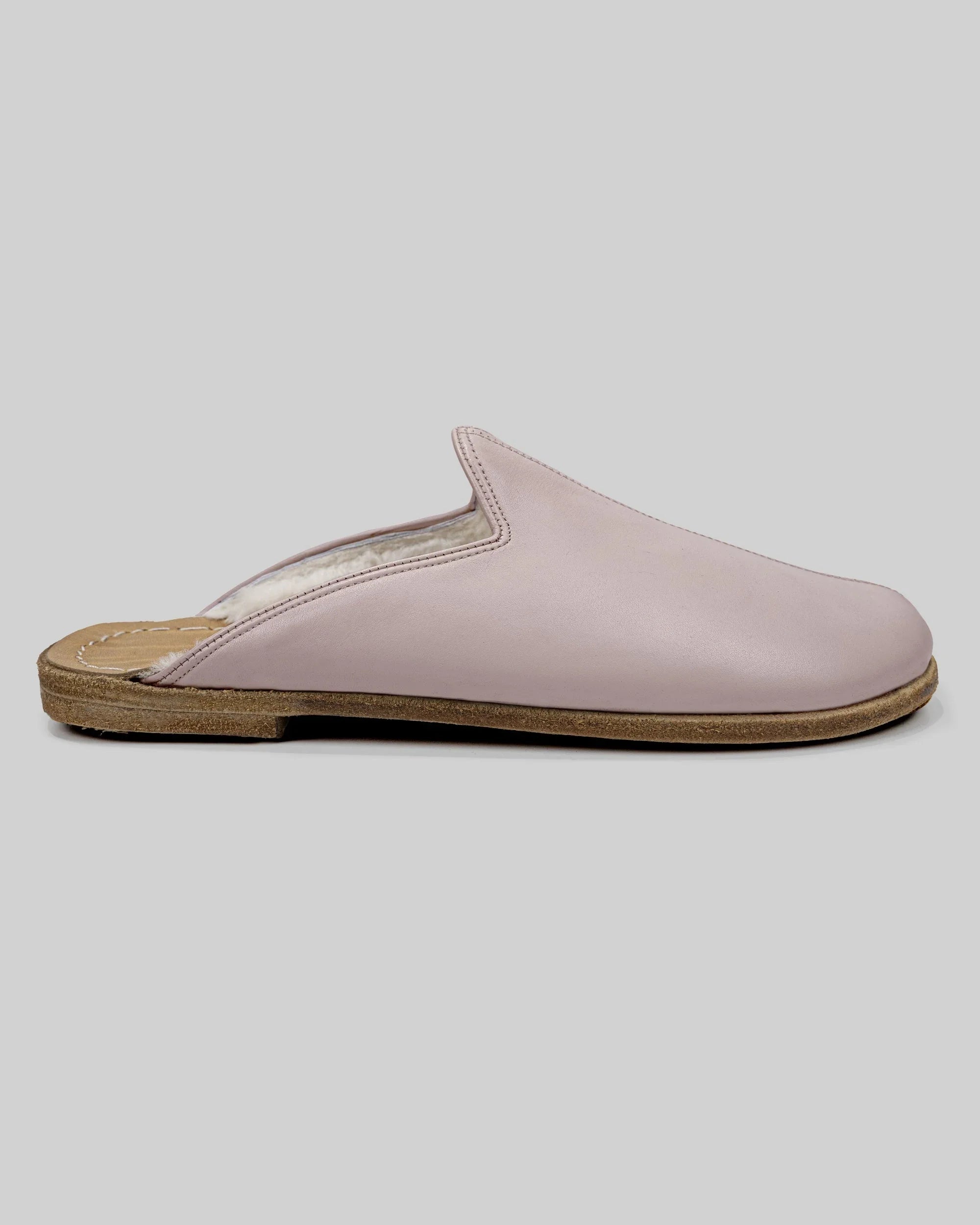 Close-up calf leather - Pink Shearling Slippers Detail | Bespoky