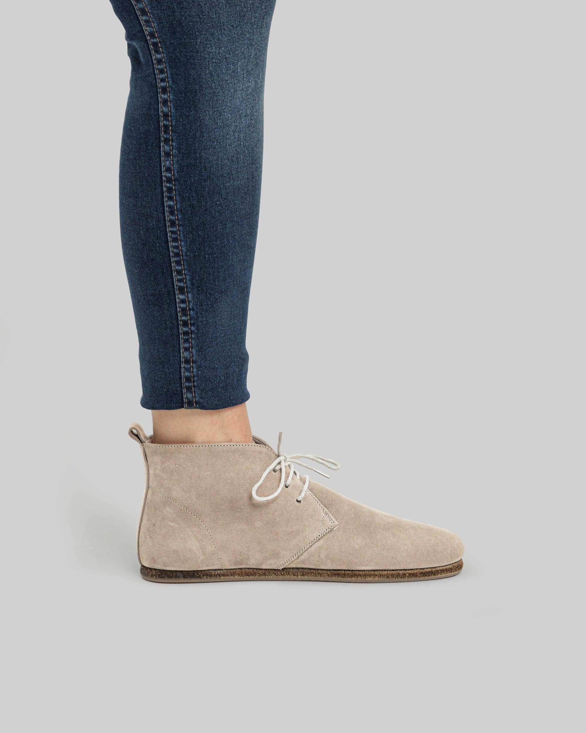 Close-up calf leather - Beige Nubuck Ankle Boots Detail | Bespoky